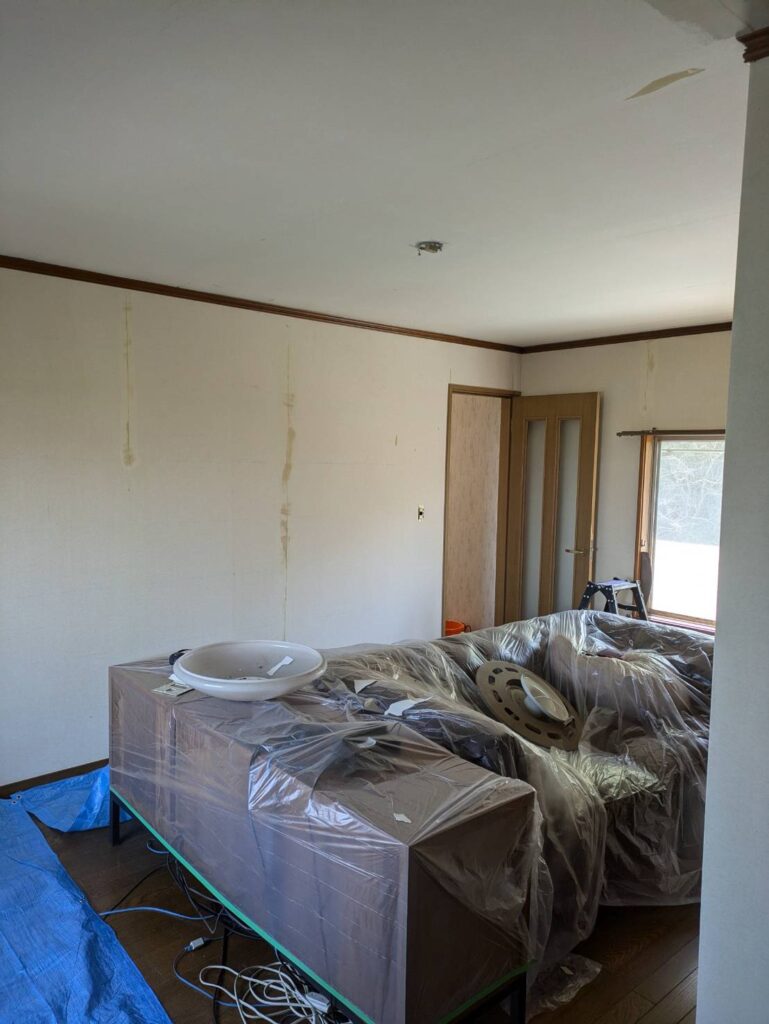 寝室のリフォーム施工途中
