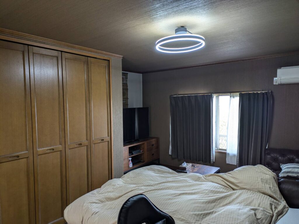 寝室のクロス張替えリフォーム