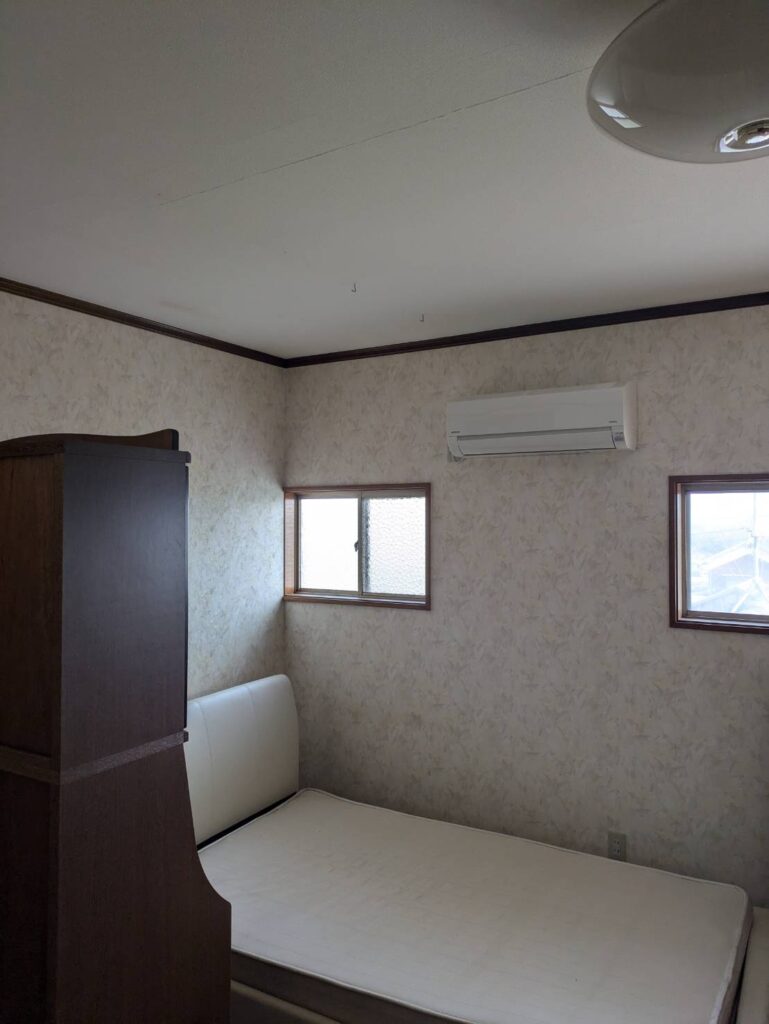 洋間のリフォーム前画像