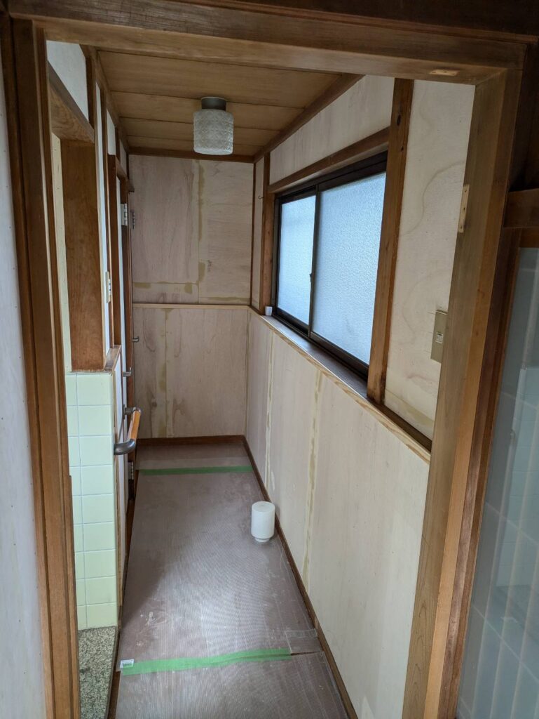 施工途中の廊下のリフォーム